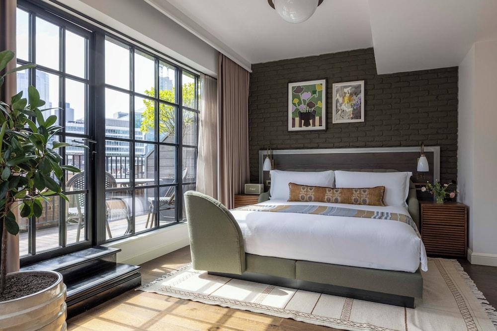 Virgin Hotels London-Shoreditch Room Type - Junior Suite, Terrace (Grand Chamber) Virgin Hotels London-Shoreditch Room Type - Junior Suite, Terrace (Grand Chamber)