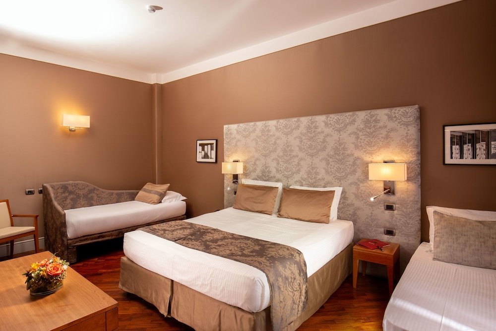 Monti Palace Hotel Room Type - Quadruple Room (Prestige)
