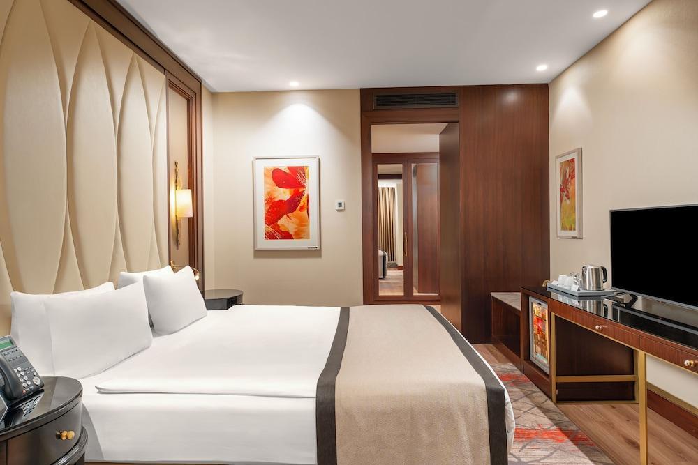 Elite World Grand Istanbul Basın Ekspres Room Type - Trendy Room With Queen Size Bed Elite World Grand Istanbul Basın Ekspres Room Type - Trendy Room With Queen Size Bed