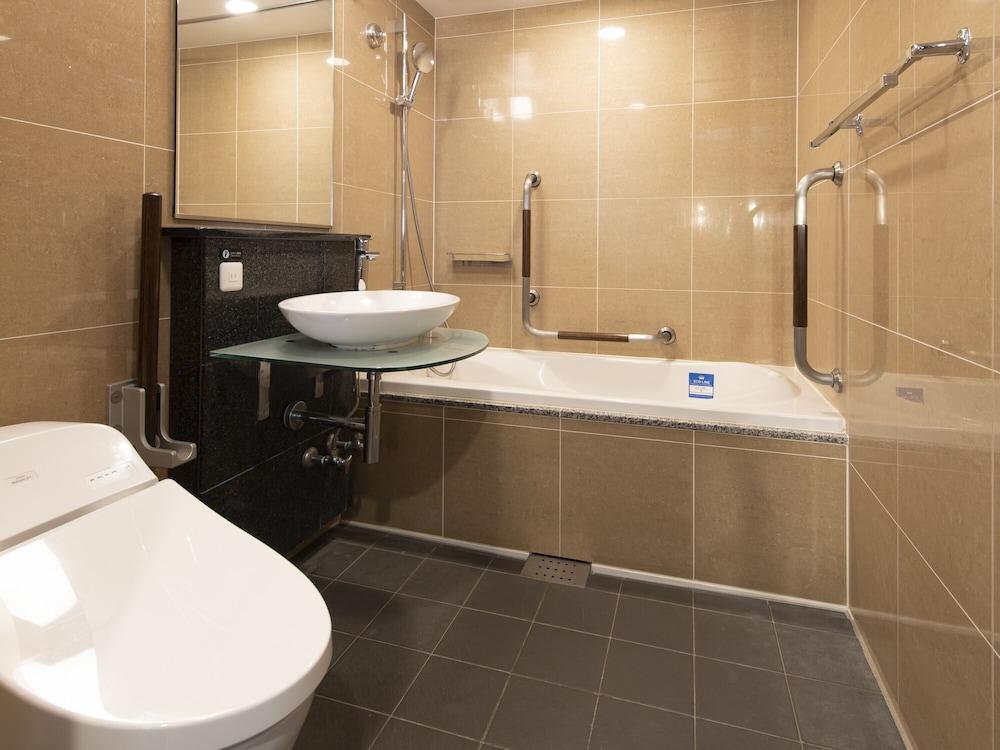 APA Hotel TKP Nippori-Ekimae - Tap to explore photos