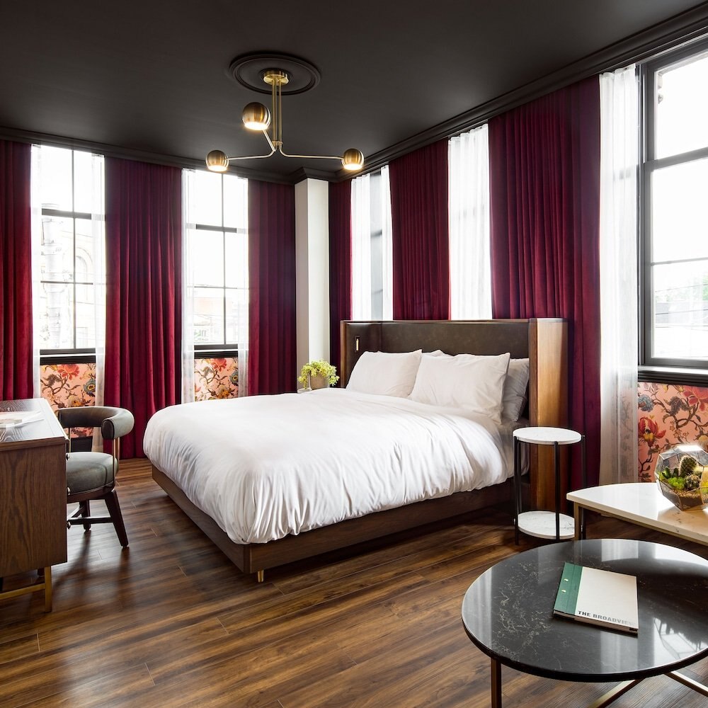 The Broadview Hotel Room Type - Deluxe Room, 1 King Bed with Sofa bed, Corner The Broadview Hotel Room Type - Deluxe Room, 1 King Bed with Sofa bed, Corner