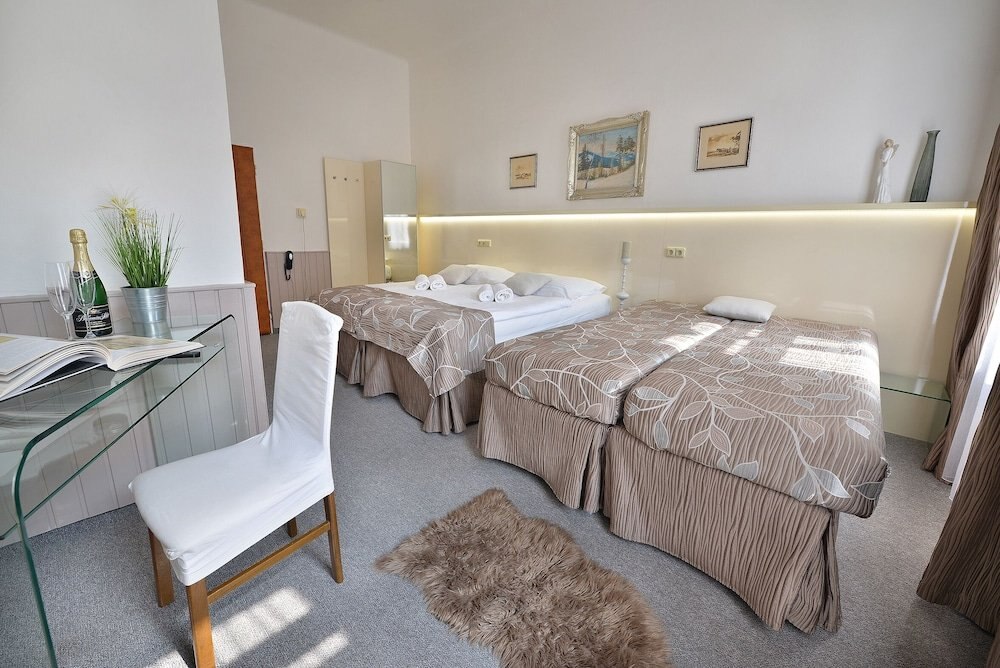 Hotel ANETTE Room Type - Quadruple Room