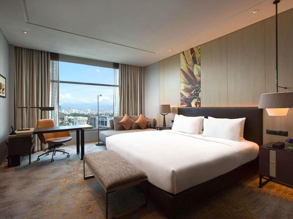 Sofitel Kuala Lumpur Damansara Room Type - Luxury Room, 1 King Bed Sofitel Kuala Lumpur Damansara Room Type - Luxury Room, 1 King Bed