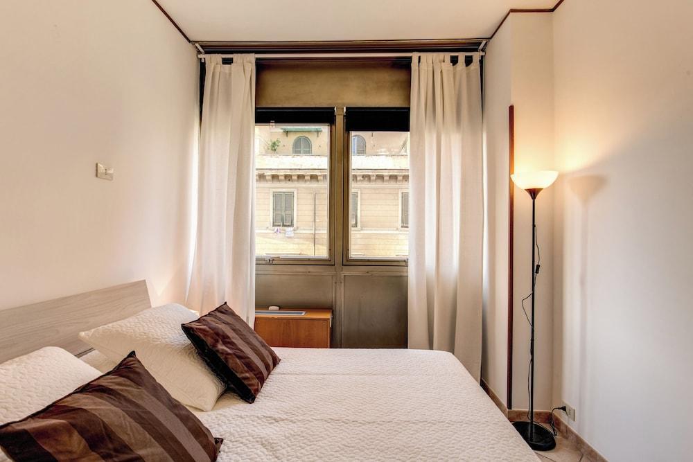 M&L Apartment - case vacanze a Roma Room Type - Apartment, 1 Bedroom (V.Appia Nuova 37 with washing machine)