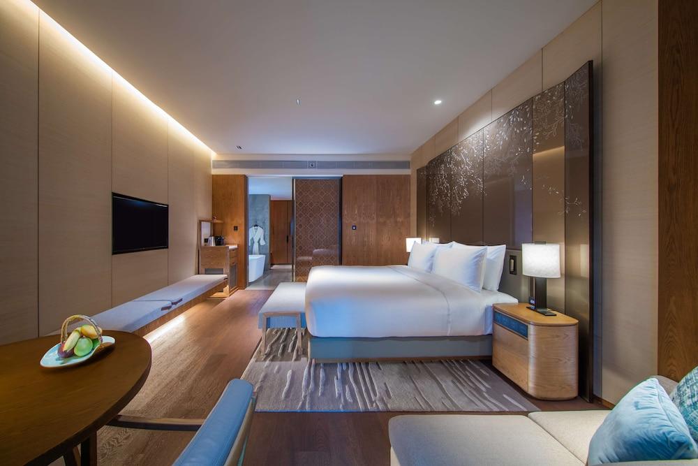 Conrad Guangzhou Room Type - KING DELUXE ROOM