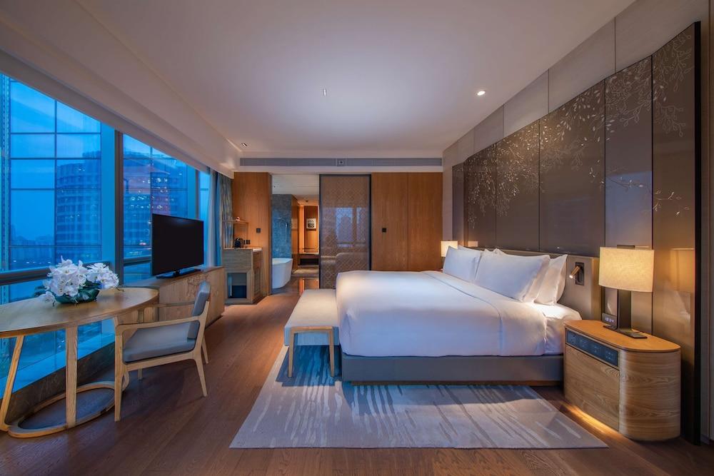 Conrad Guangzhou Room Type - King Premier Room Canton Tower River View