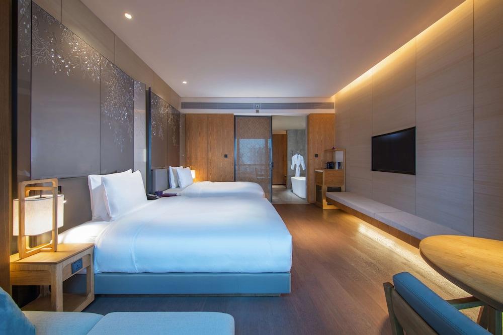 Conrad Guangzhou Room Type - Two Queen Premier Room City View Conrad Guangzhou Room Type - Two Queen Premier Room City View