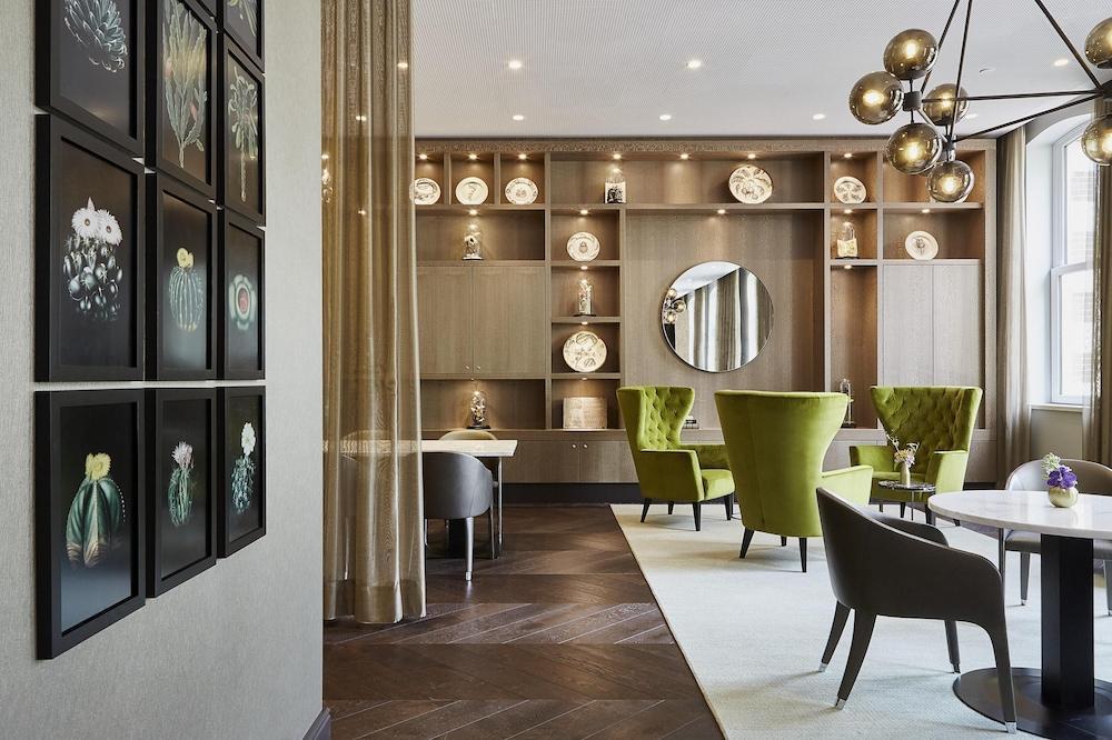 Hyatt Regency Amsterdam Room Type - Executive Suite