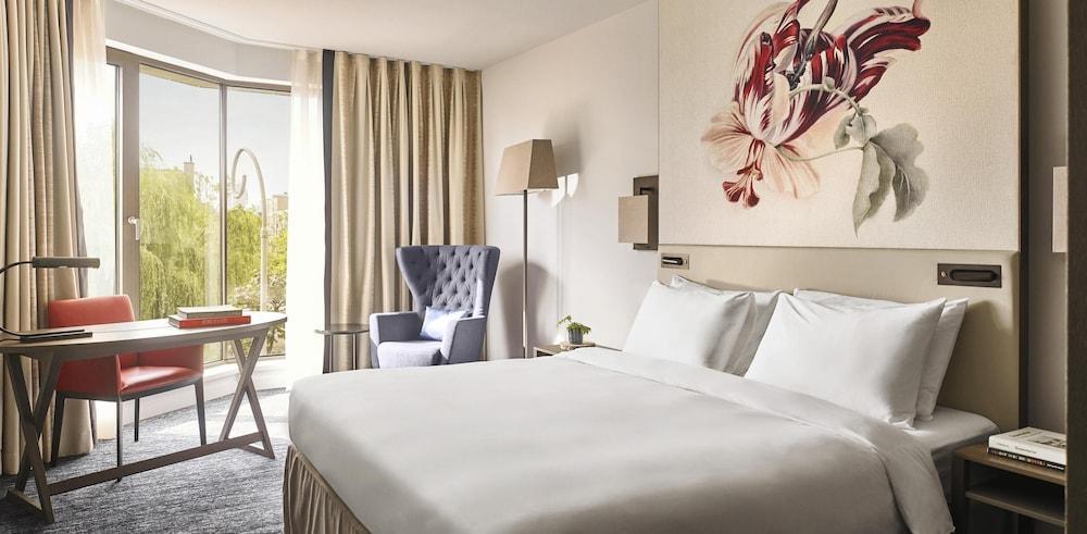 Hyatt Regency Amsterdam Room Type - King Room with View