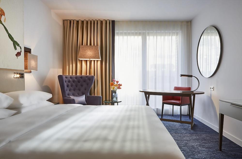 Hyatt Regency Amsterdam Room Type - King Room