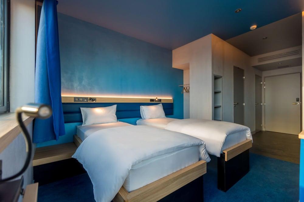 Yooma Urban Lodge Tour Eiffel Room Type - Yooma Classic Twin Y2