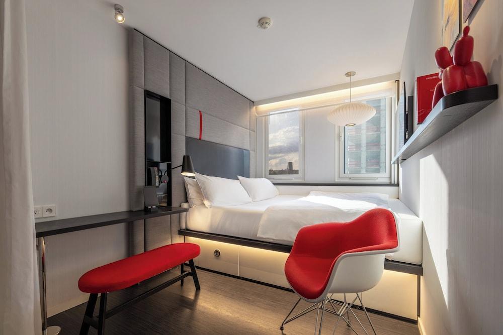 citizenM Paris Gare de Lyon - Tap to explore photos