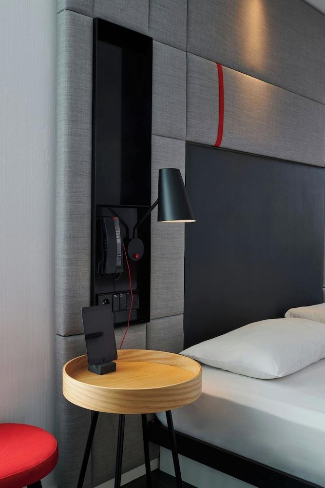 citizenM Paris Gare de Lyon - Tap to explore photos