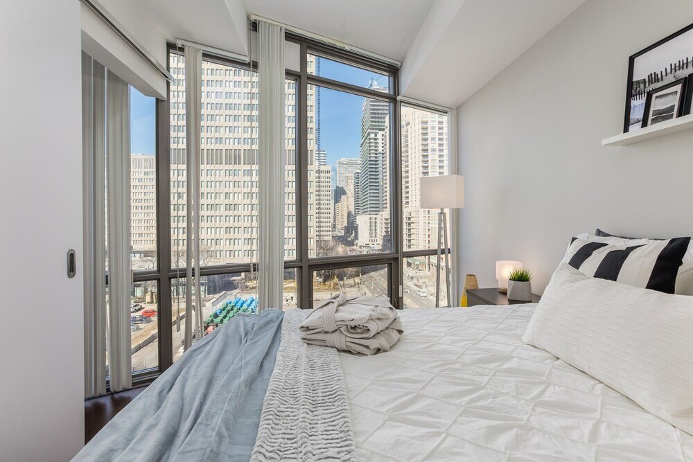 QuickStay - Luxury on Bay St. (Yonge & College) - Tap to explore photos