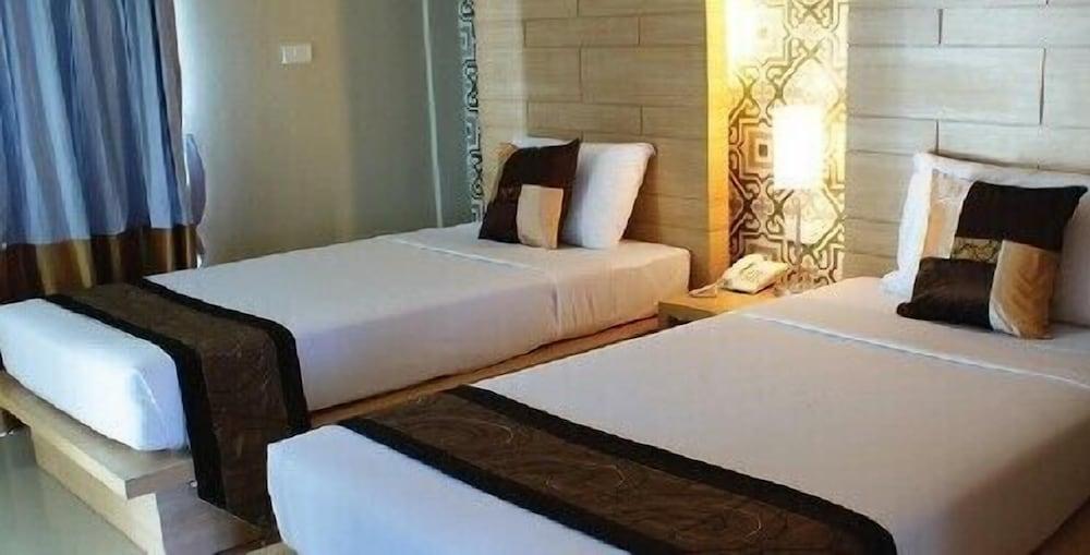 Chinotel Room Type - Deluxe Twin Room