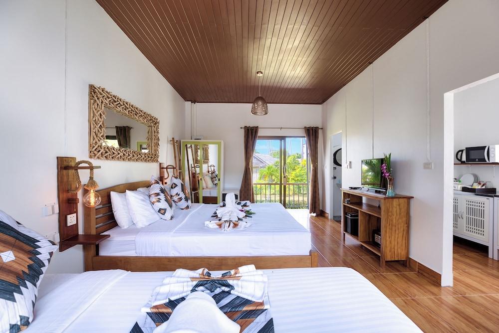 Maya Resort Room Type - Family Room, 2 Queen Beds, Kitchenette, Resort View