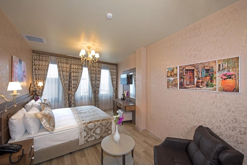 Perapolis Hotel Room Type - Deluxe Suite