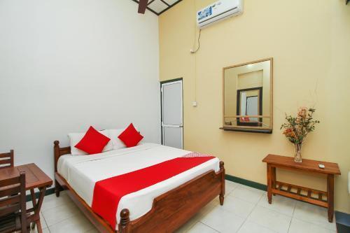Leos Home Stay - Tap to explore photos