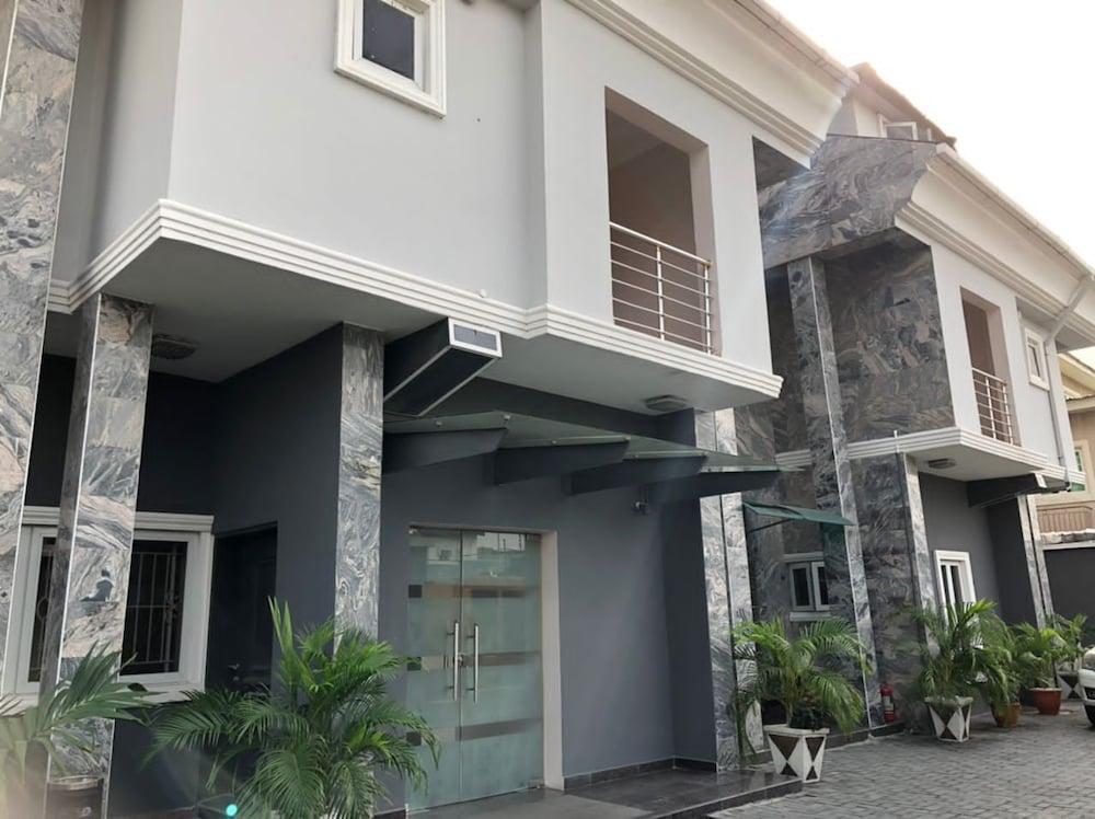 Sparklyn Hotels & Suites - Tap to explore photos