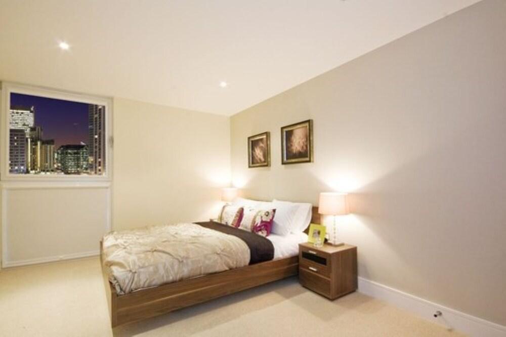 NG Apartments London - Tap to explore photos