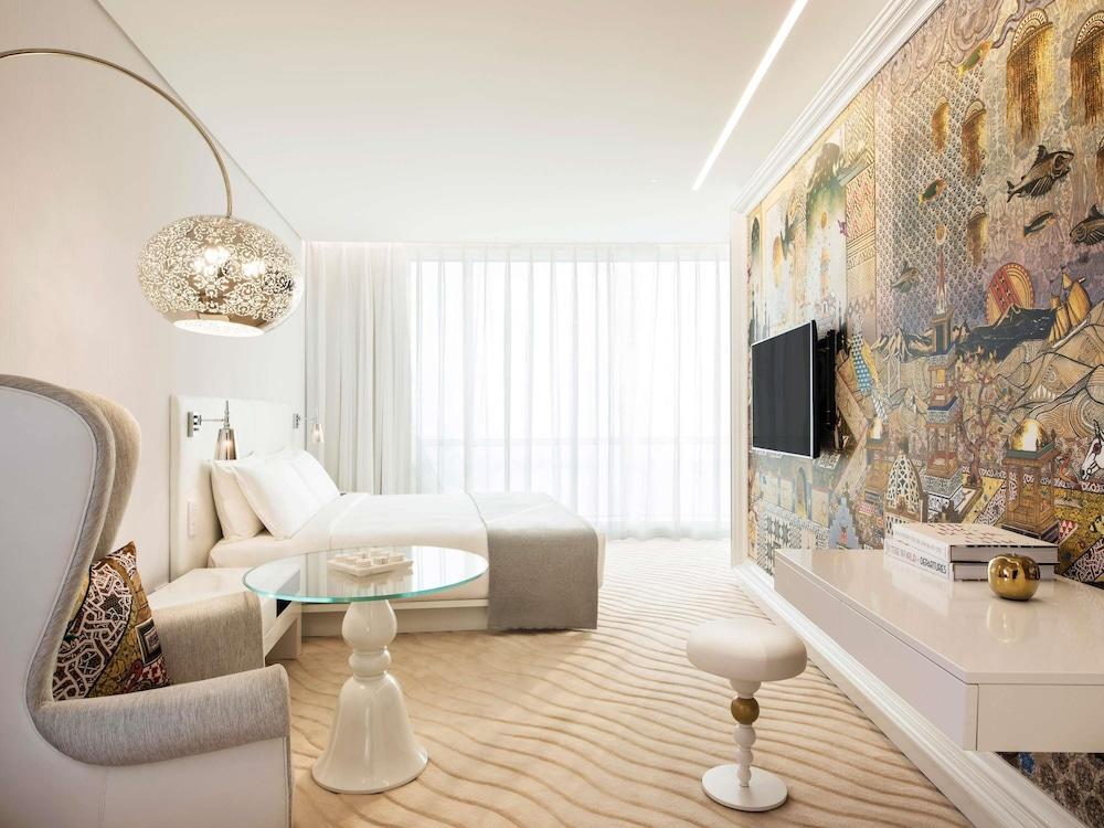 Mondrian Doha Room Type - Standard Room, 1 King Bed