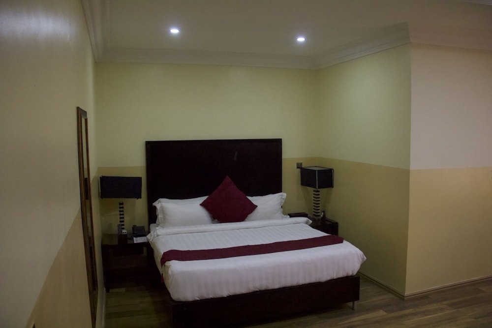 H210 Room Type - Sapphire Suite