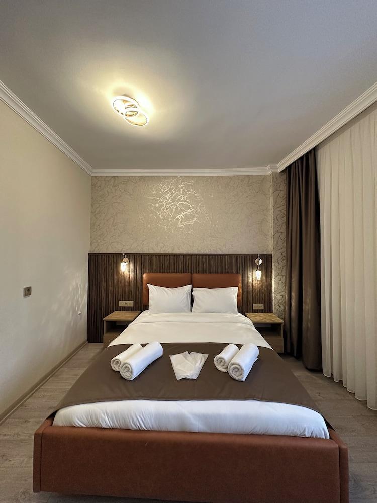The Peradise Hotel Room Type - Standard Double Room