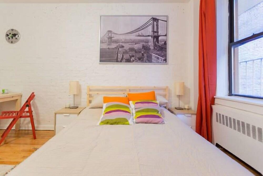 Beautiful Studio Near Central Park - Tap to explore photos