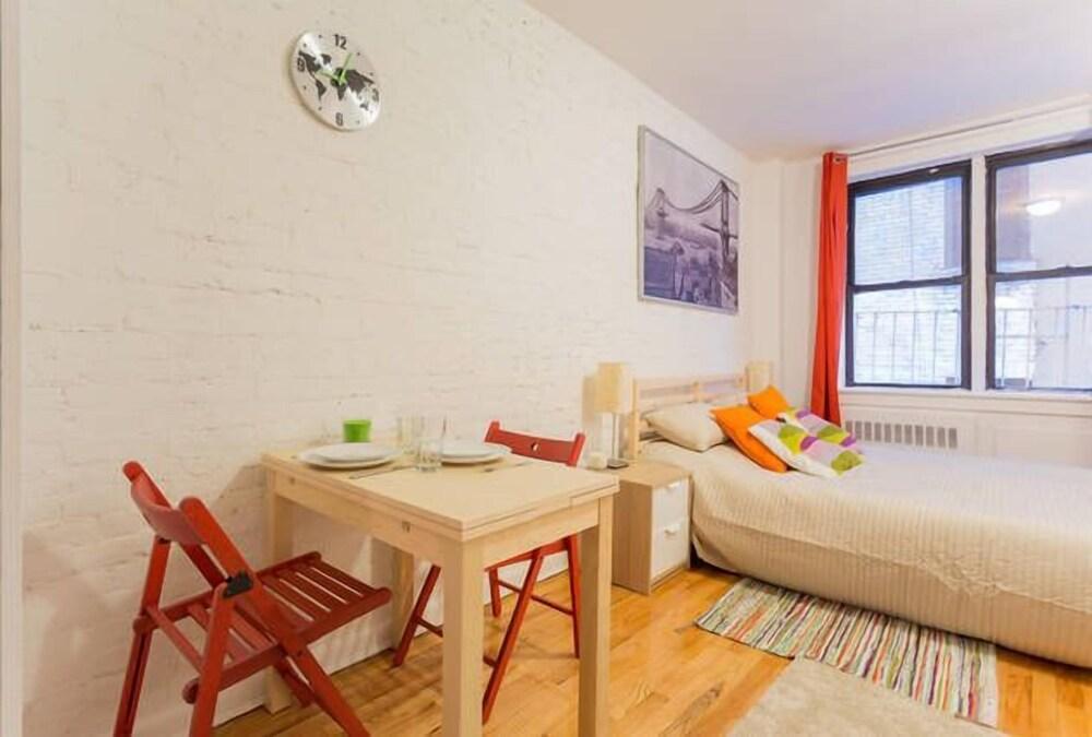 Beautiful Studio Near Central Park - Tap to explore photos
