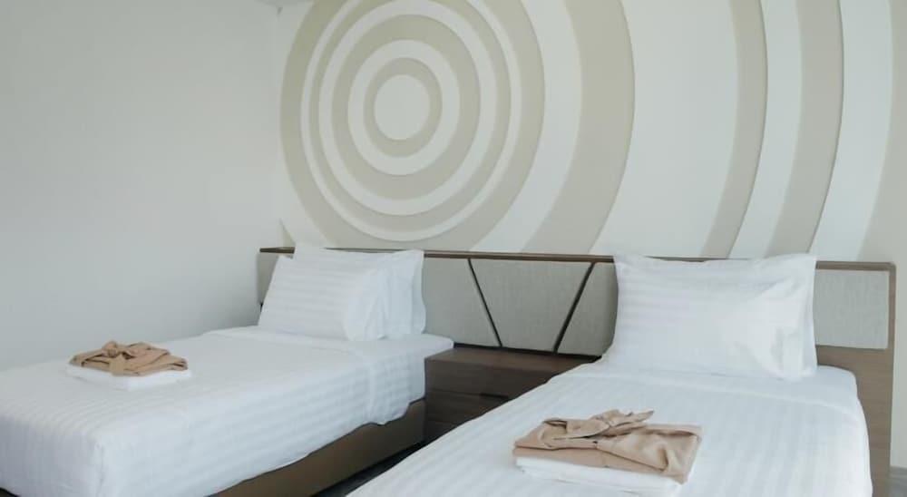 Olive Bangkok Hotel Room Type - Studio Twin room