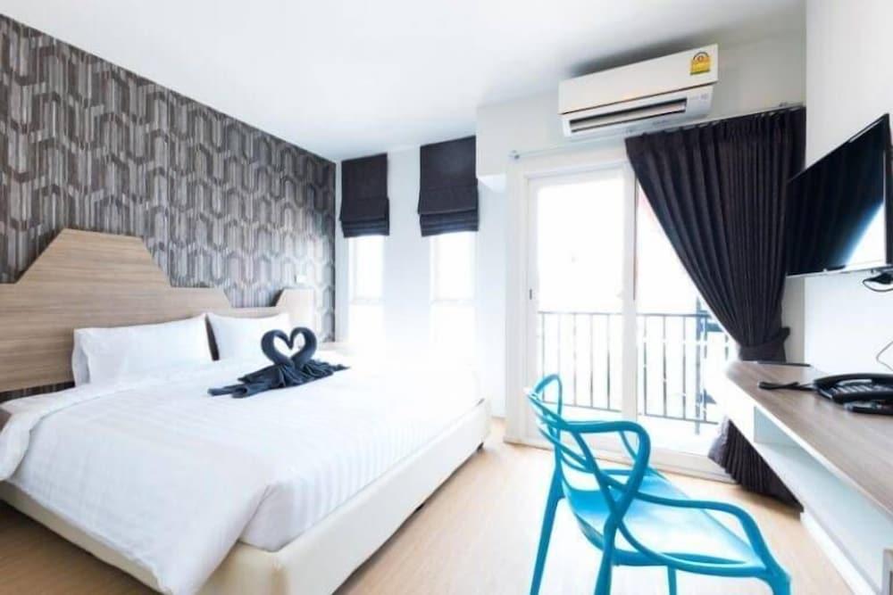 P Plus Hotel Room Type - Studio Double Room