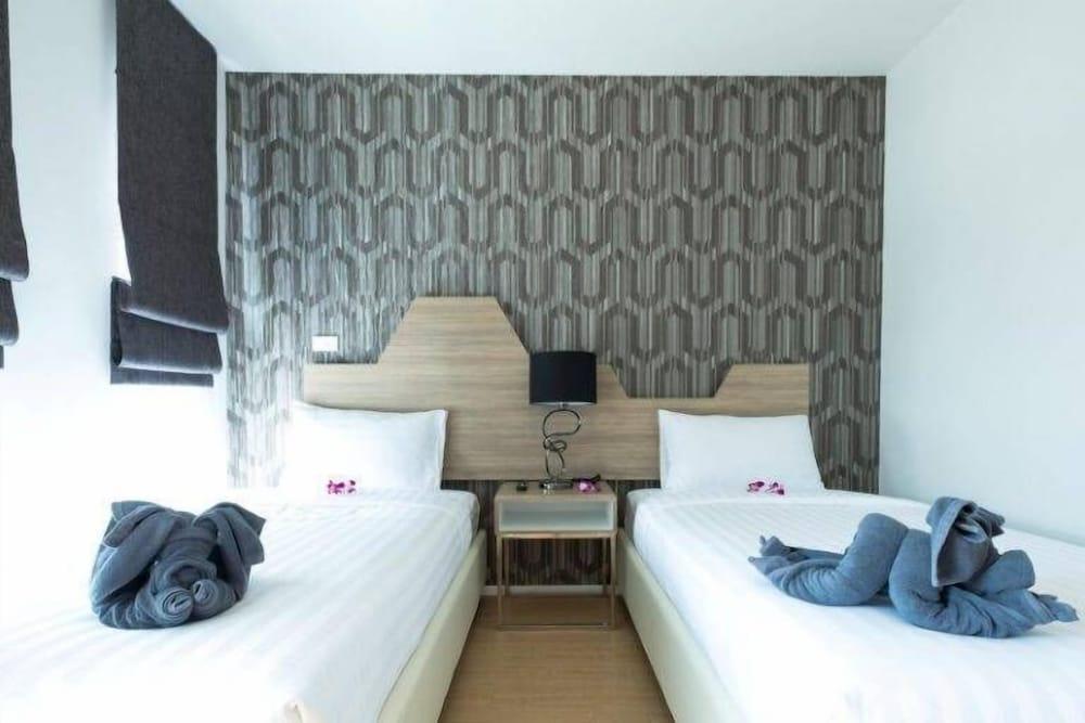 P Plus Hotel Room Type - Studio Twin bed