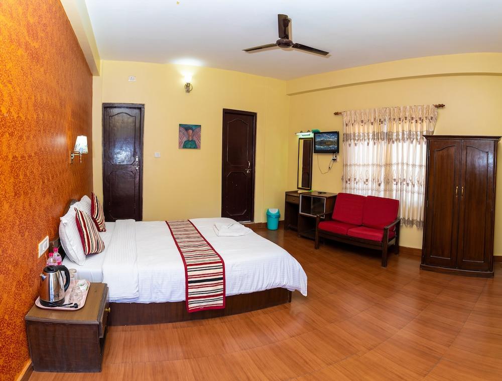 Butterfly Lodge Room Type - Deluxe Double or Twin Room (with Fan)