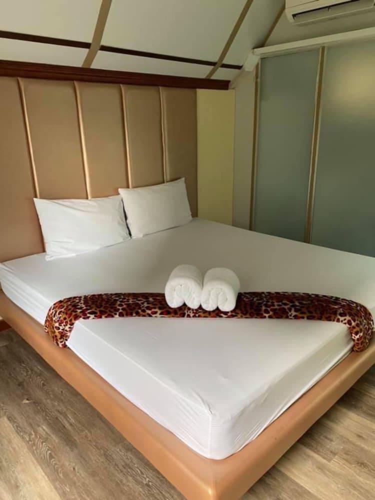 Kurina Hotel Room Type - Deluxe Double Room
