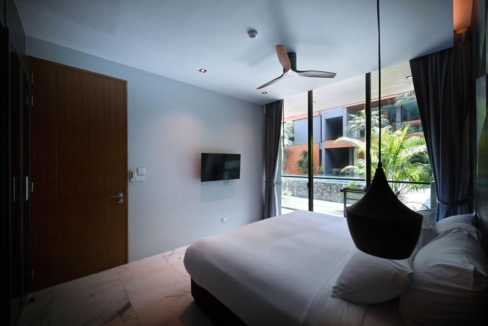 Glam Habitat Hotel Room Type - One-Bedroom Suite with Private Pool