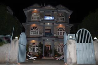 Hotel Fishtail villa - Tap to explore photos