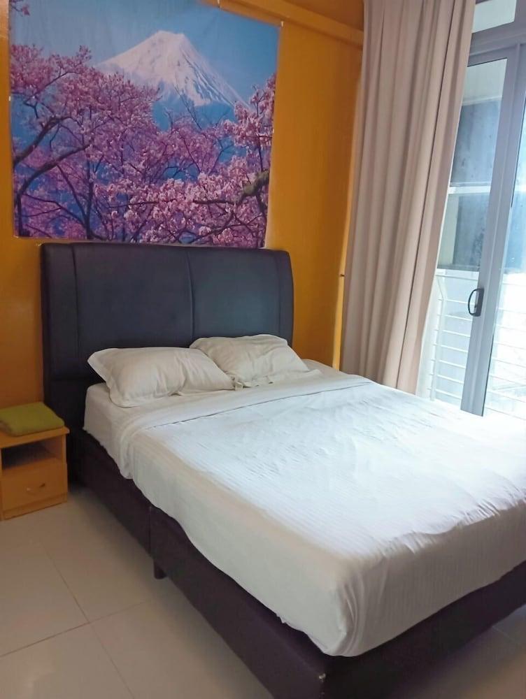 Ohana Kuala Lumpur Room Type - Private Room with Window Queen Bed shared bathroom