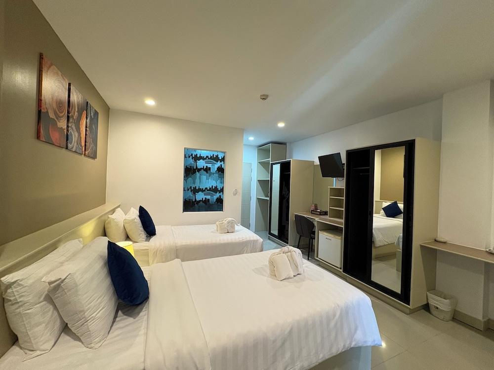 Modern Living Residence Room Type - Superior Sea View with Balcony Modern Living Residence Room Type - Superior Sea View with Balcony