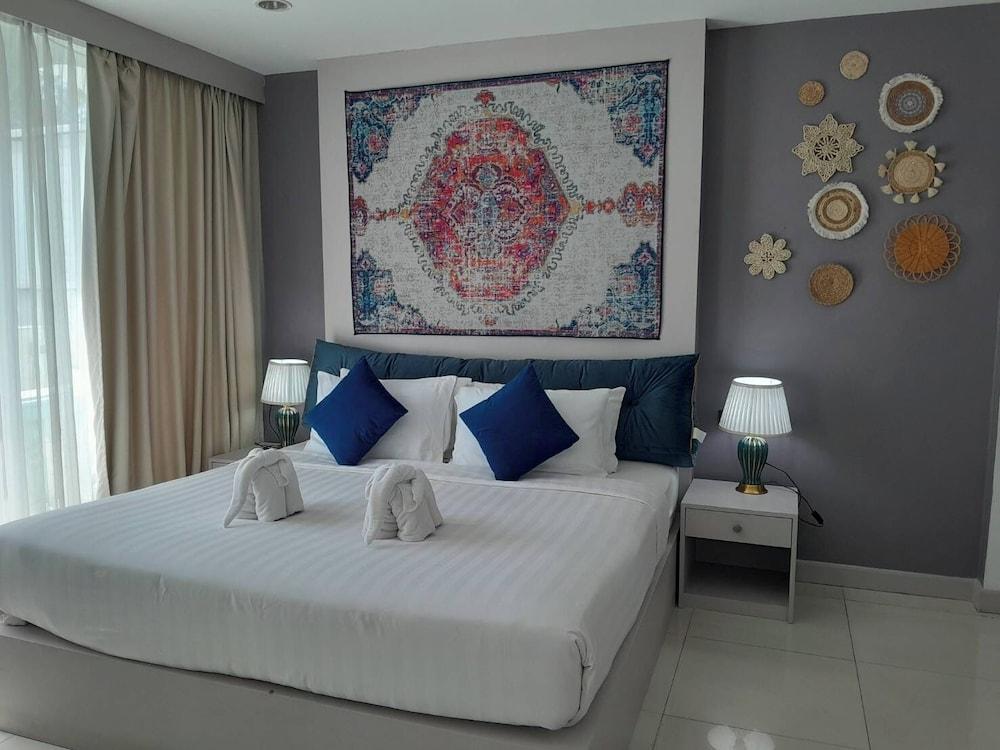 Modern Living Residence Room Type - King Suite