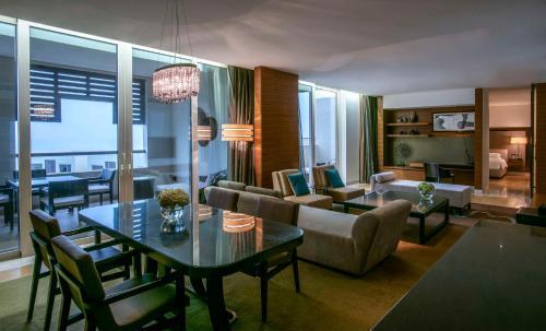 Park Hyatt Abu Dhabi Hotel & Villas - Tap to explore photos