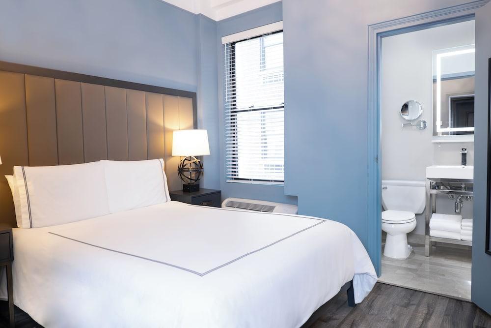 Kixby Times Square Hotel Room Type - Lux Queen