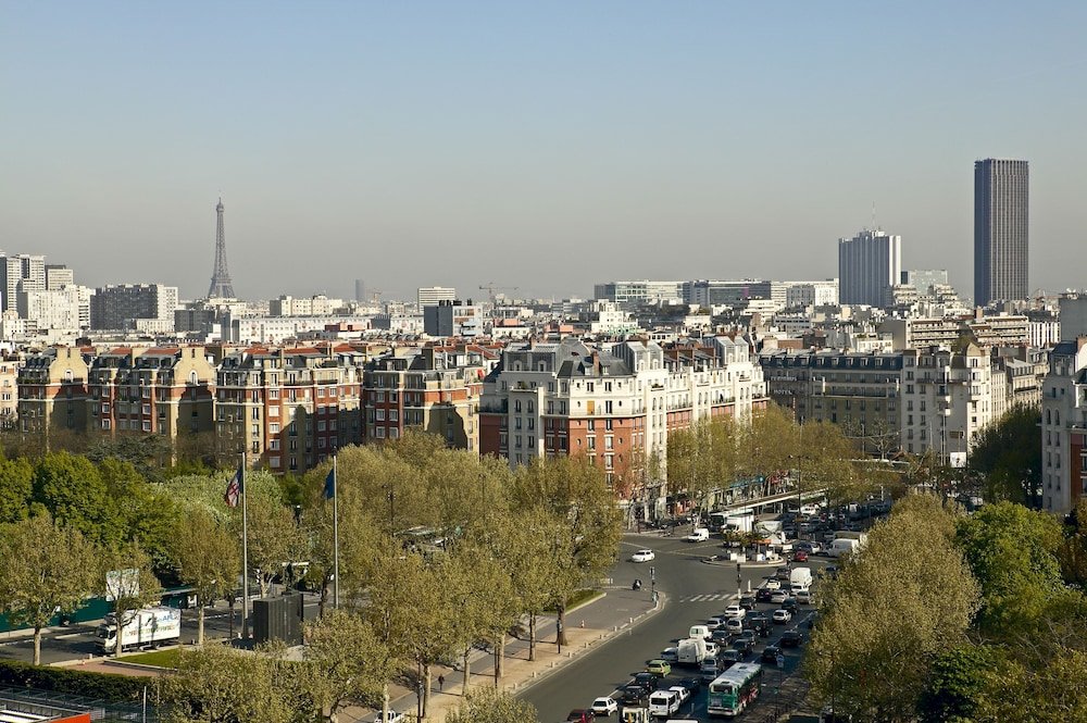 Novotel Paris 17 - Tap to explore photos