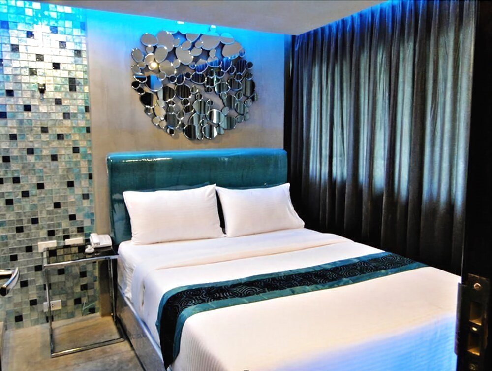 Blutique Hotel - Tap to explore photos