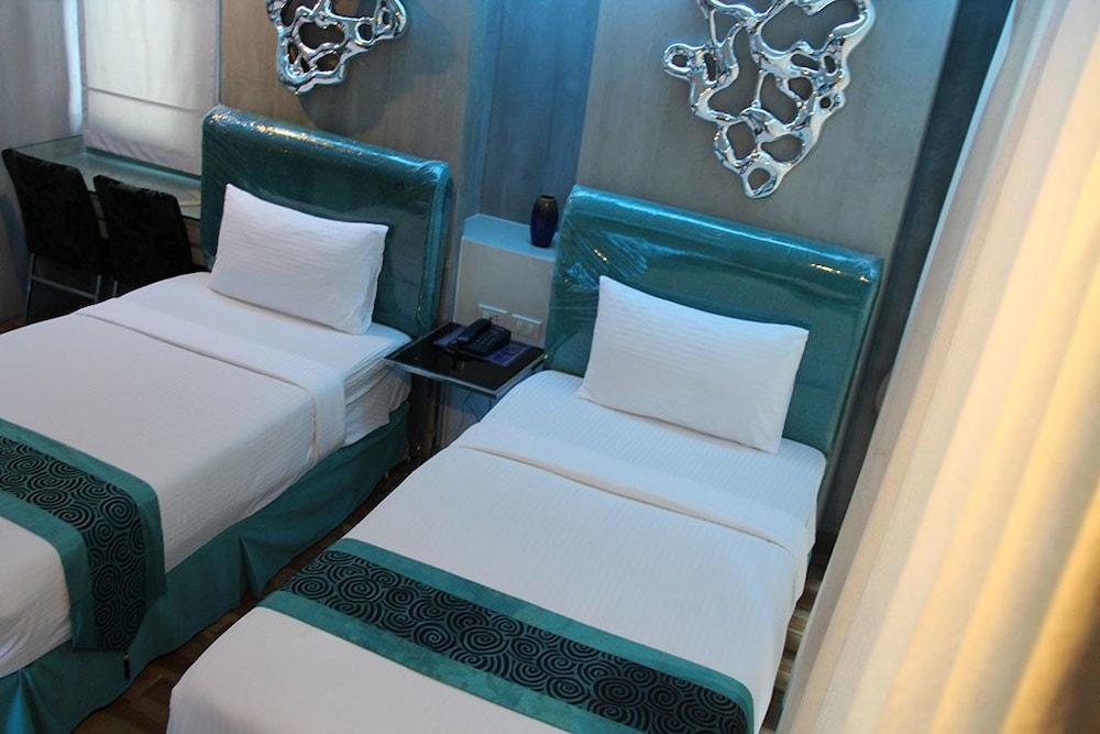 Blutique Hotel Room Type - Deluxe Twin Room