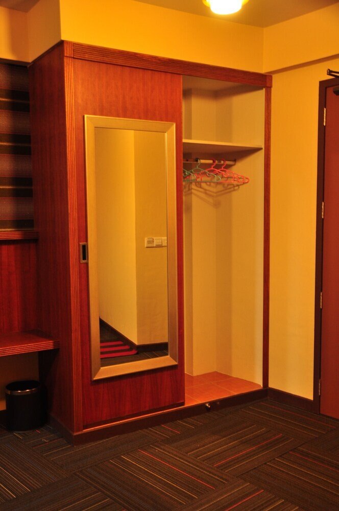 Rashu Hiyaa Room Type - Deluxe Twin Room with Beach View Rashu Hiyaa Room Type - Deluxe Twin Room with Beach View