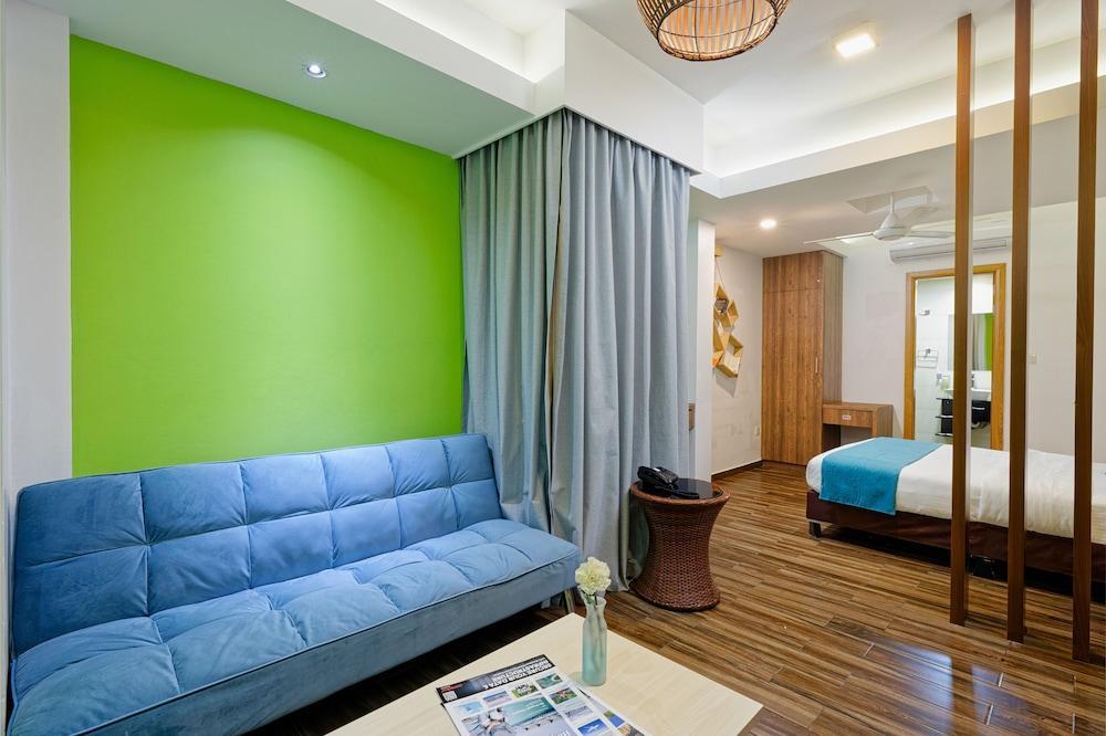 H78 with Free Transfers Room Type - Deluxe Suite with Complimentary Transfer H78 with Free Transfers Room Type - Deluxe Suite with Complimentary Transfer