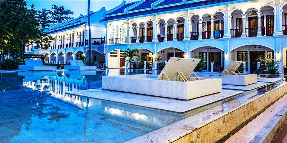 Racha Island Resort - Tap to explore photos