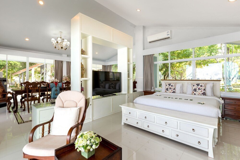 Racha Island Resort Room Type - Beach Front Suite