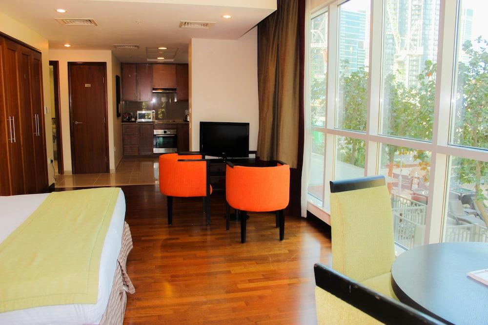 Ramada Downtown Dubai - Tap to explore photos