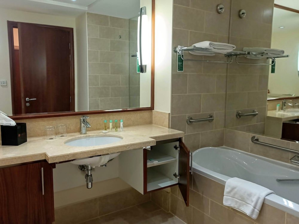 Wyndham Downtown Dubai Room Type - Room, 1 Bedroom, Smoking (Downtown View)